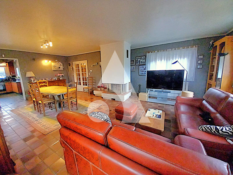 Maison - 258 m² - 11 pièces