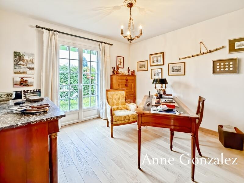 Maison - 200 m² - 6 pièces