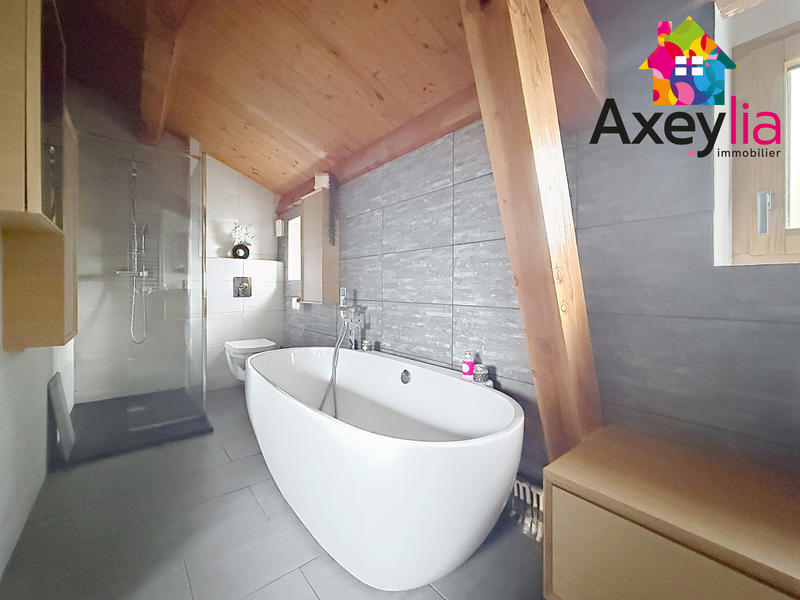 Maison - 195 m² - 8 pièces