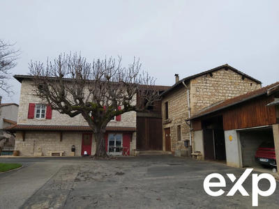 Maison - 212 m² - 5 pièces