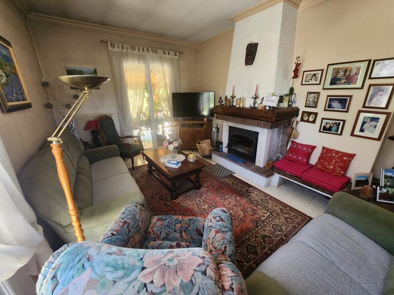 Maison traditionnelle - 151 m² - 6 pièces