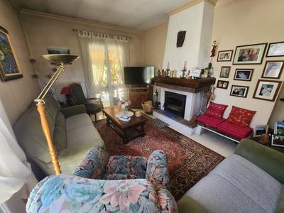 Maison traditionnelle - 151 m² - 6 pièces