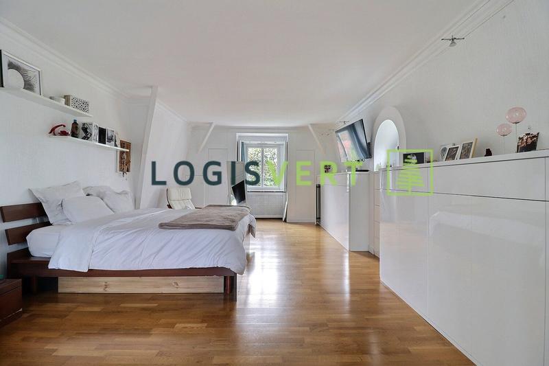 Maison - 236 m² - 8 pièces