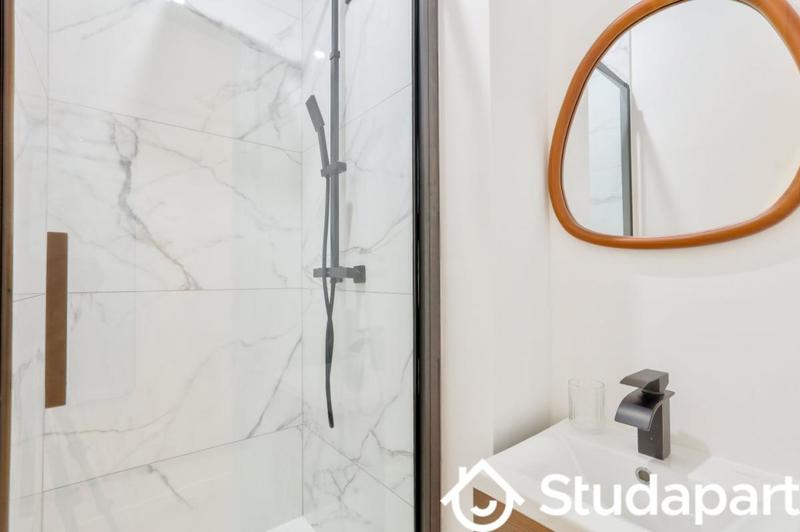 Chambre - 13 m² - 1 pièce