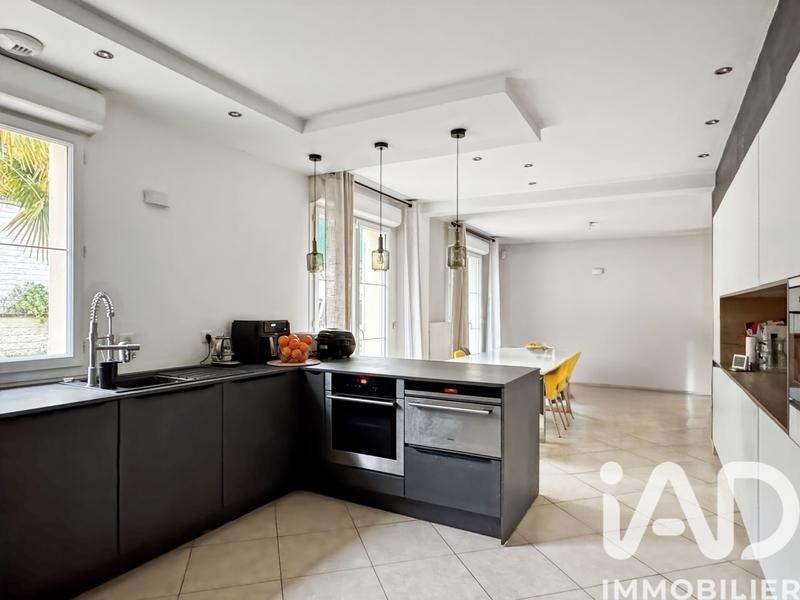 Maison - 185 m² - 7 pièces
