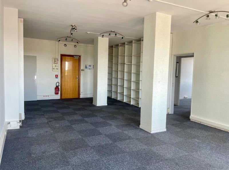 Bureau - 104 m² - 4 pièces