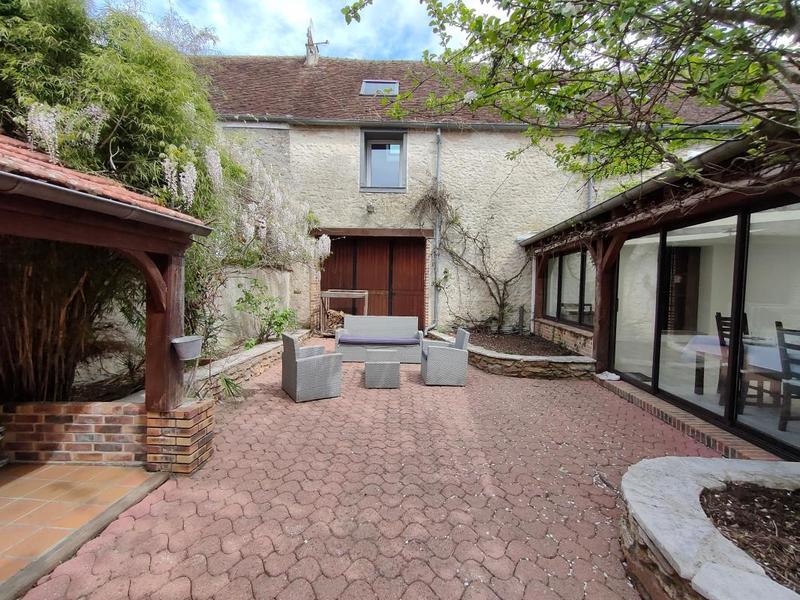 Maison - 218 m² - 5 pièces