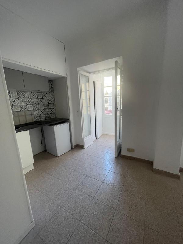 Studio - 156 m² - 8 pièces
