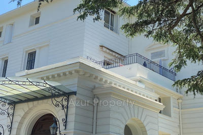 Appartement - 144 m² - 5 pièces