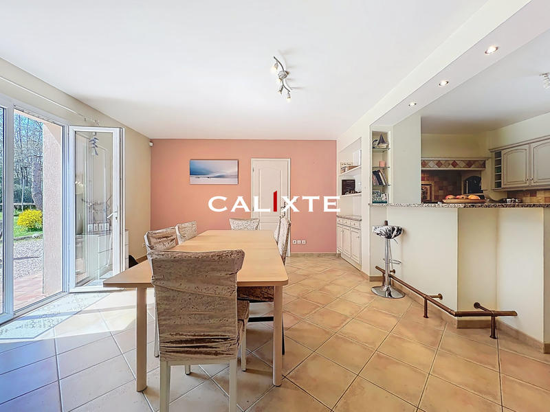 Villa - 215 m² - 5 pièces