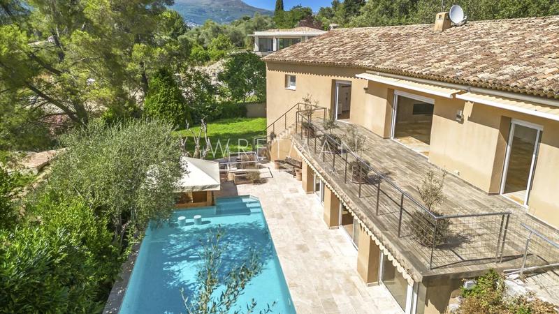Villa - 430 m² - 9 pièces
