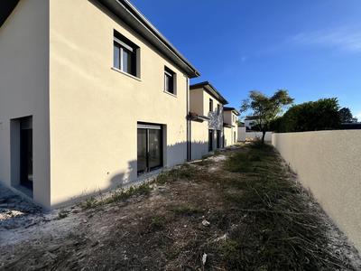 Maison - 96 m² - 4 pièces