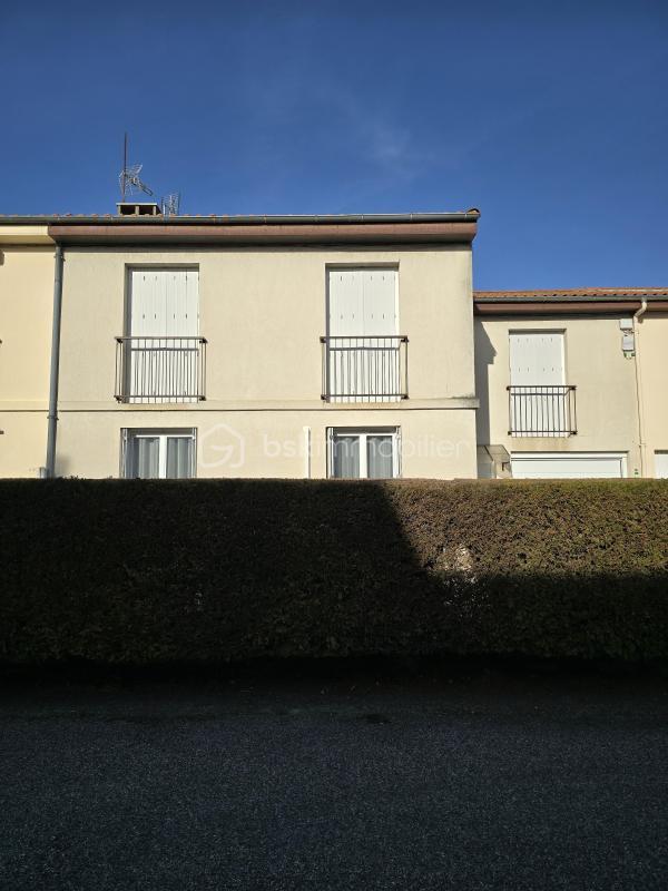 Maison - 99 m² - 5 pièces