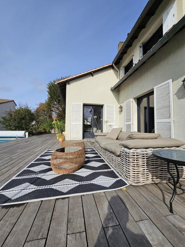 Maison - 273 m² - 10 pièces