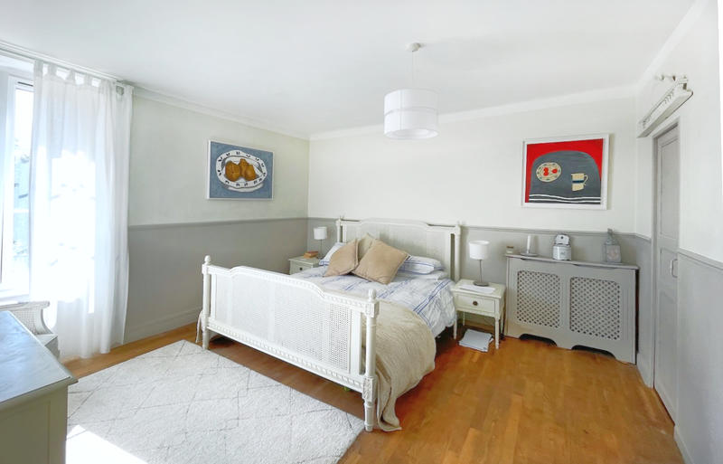 Maison - 218 m² - 12 pièces