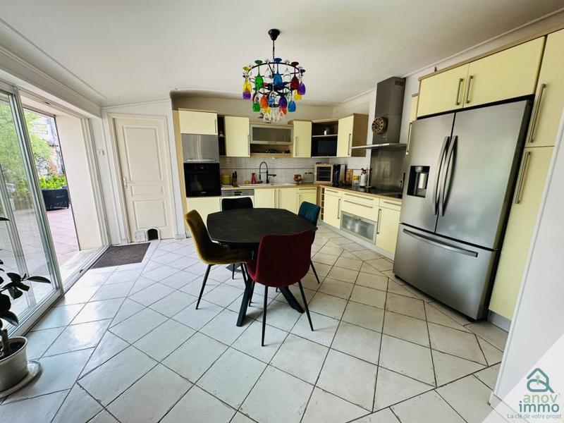 Maison de ville - 180 m² - 8 pièces