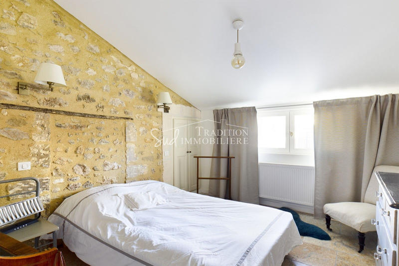 Maison - 225 m² - 7 pièces