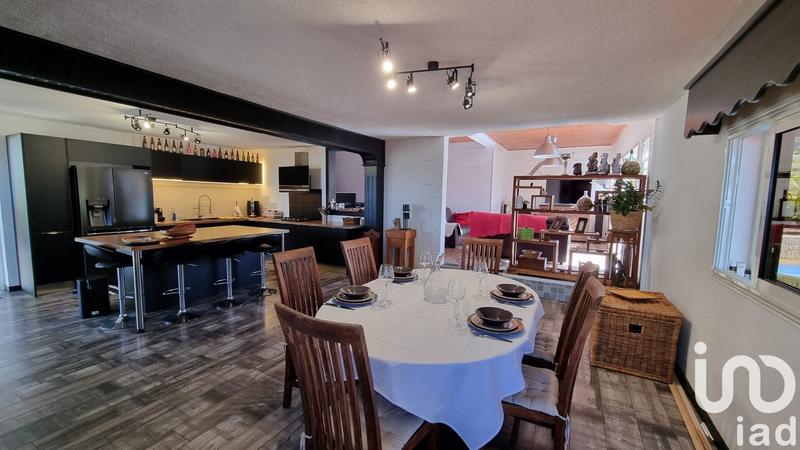 Maison - 242 m² - 6 pièces