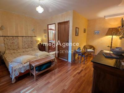 Maison - 200 m² - 10 pièces