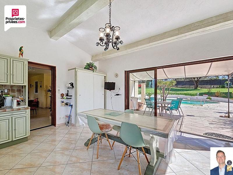 Villa - 177 m² - 6 pièces