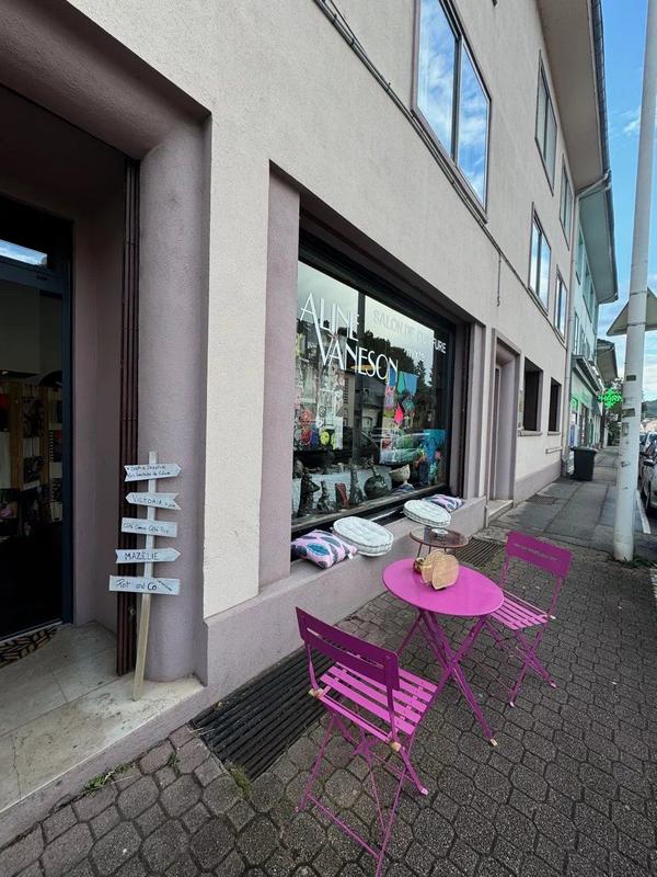 Magasins - 100 m² - 2 pièces