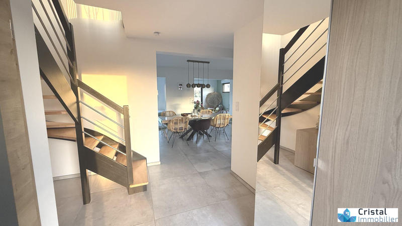 Maison contemporaine - 135 m² - 6 pièces