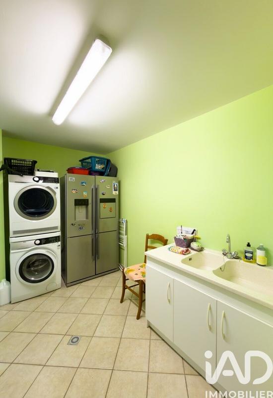 Maison - 235 m² - 8 pièces