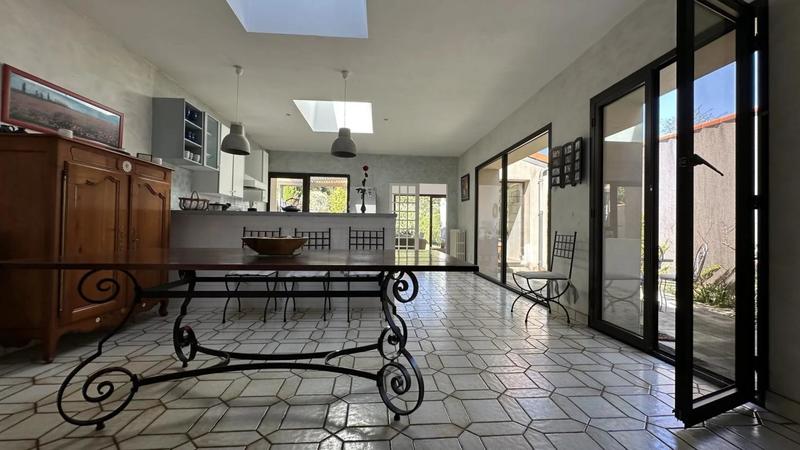 Propriété - 190 m² - 7 pièces