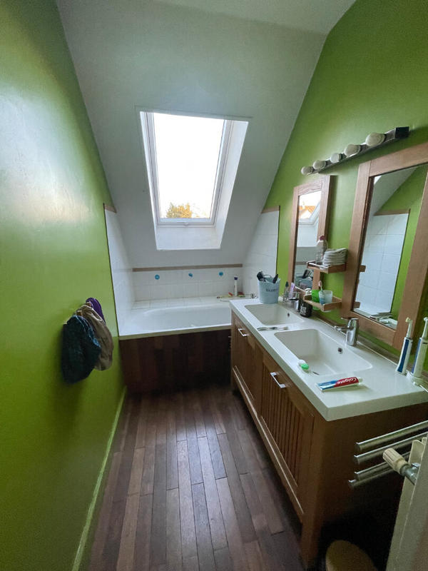 Maison - 220 m² - 8 pièces