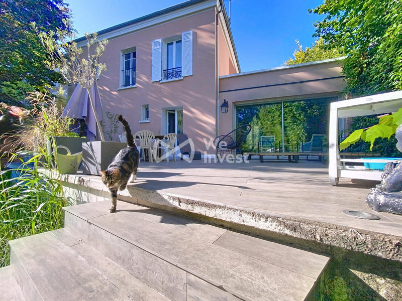 Maison - 183 m² - 10 pièces