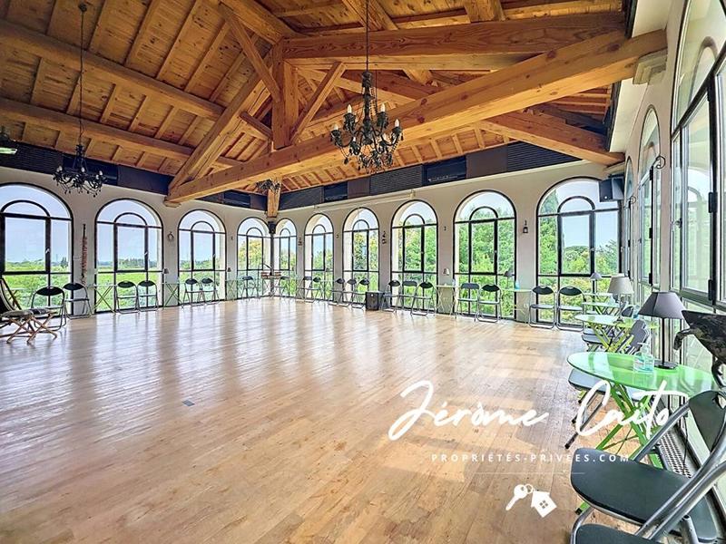 Immeuble - 1 358 m² - 20 pièces