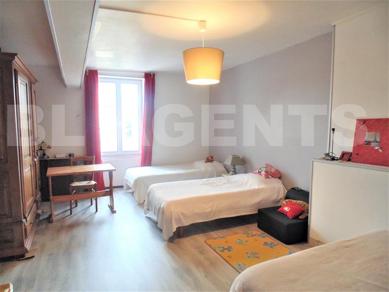 Maison - 240 m² - 6 pièces