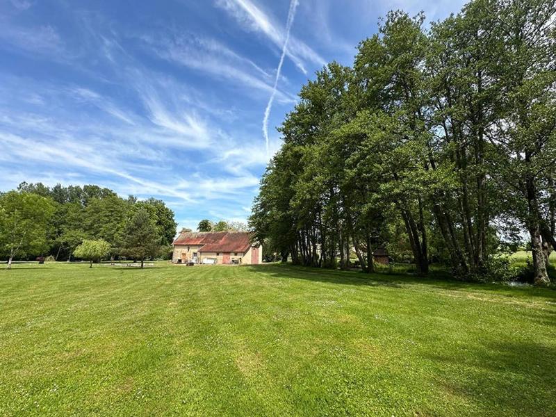 Moulin - 490 m² - 15 pièces