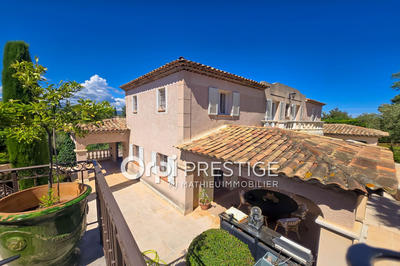 Villa - 329 m² - 12 pièces