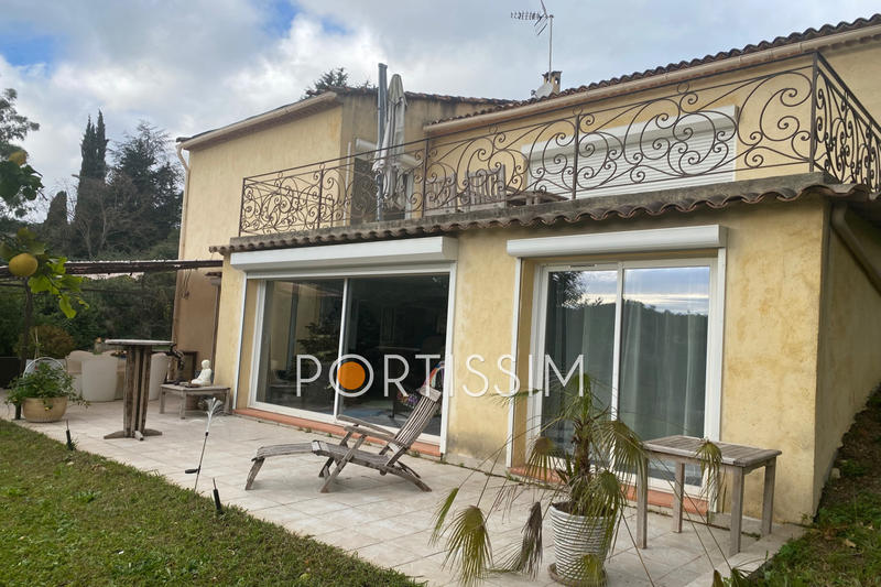 Maison - 224 m² - 5 pièces