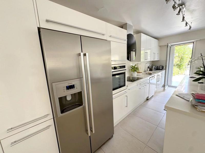 Appartement - 90 m² - 3 pièces