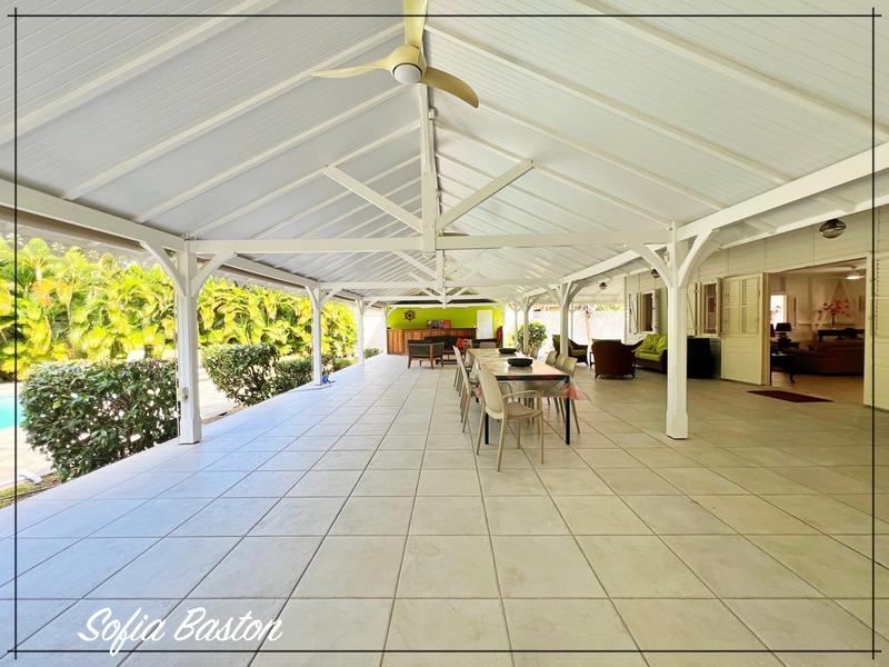 Maison - 231 m² - 7 pièces