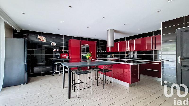 Maison - 195 m² - 6 pièces