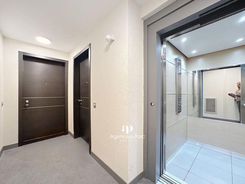 Appartement - 92 m² - 4 pièces