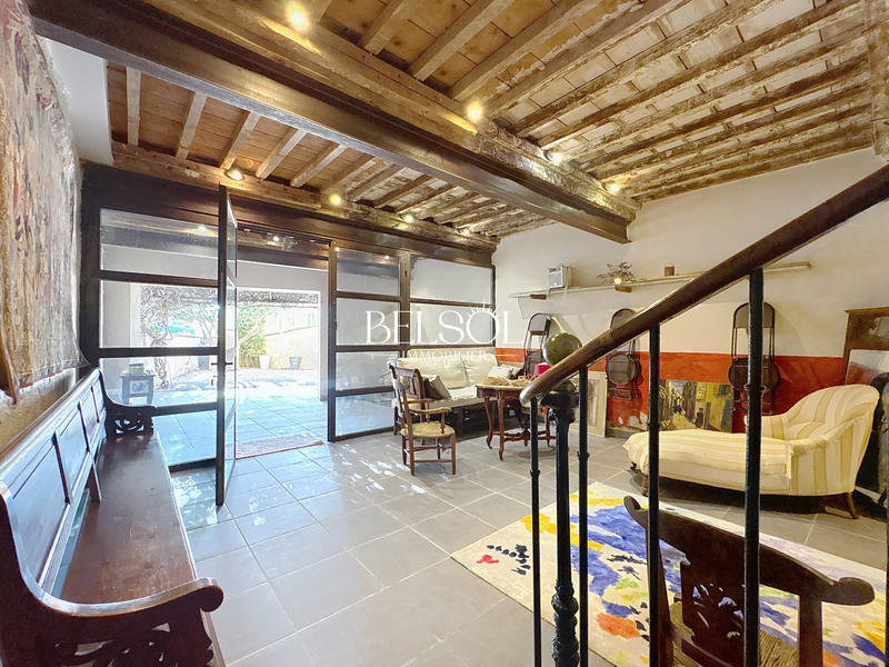 Maison - 458 m² - 7 pièces