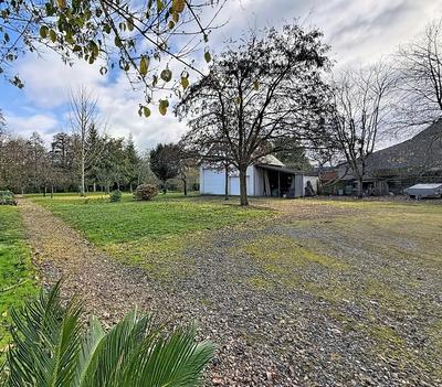 Terrain constructible - 1 550 m²