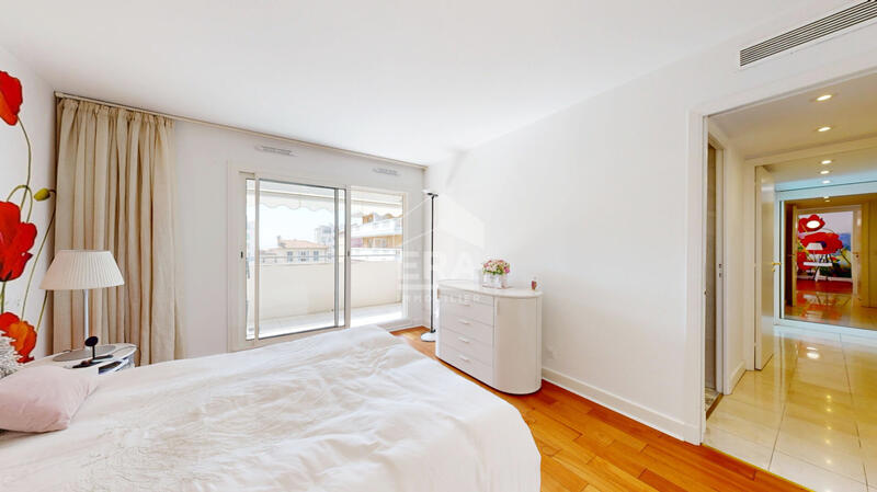 Appartement - 104 m² - 4 pièces