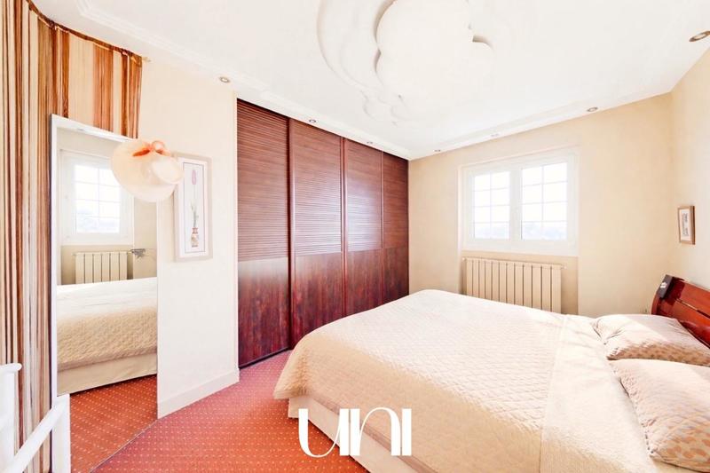 Maison - 159 m² - 6 pièces