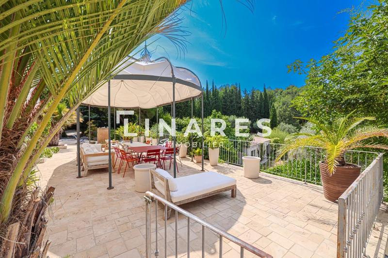 Villa - 320 m² - 5 pièces