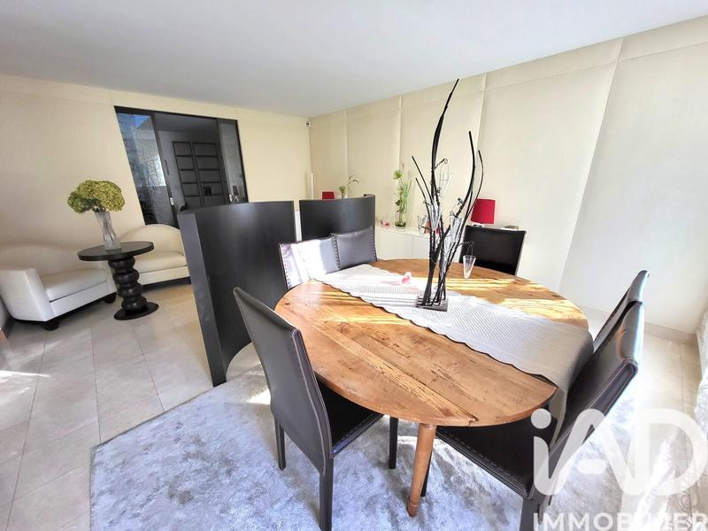 Maison - 345 m² - 9 pièces