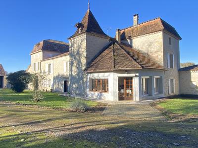 Maison - 400 m² - 12 pièces