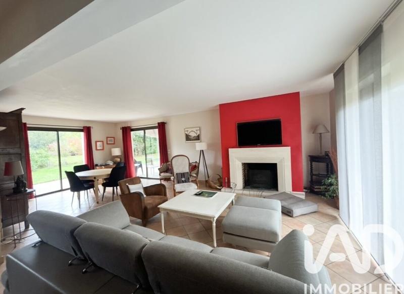 Maison - 185 m² - 8 pièces