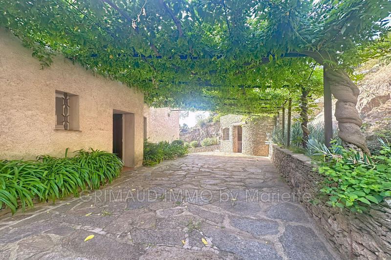 Maison - 308 m² - 11 pièces