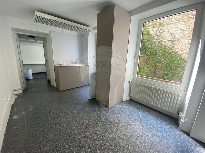 Maison - 250 m² - 7 pièces