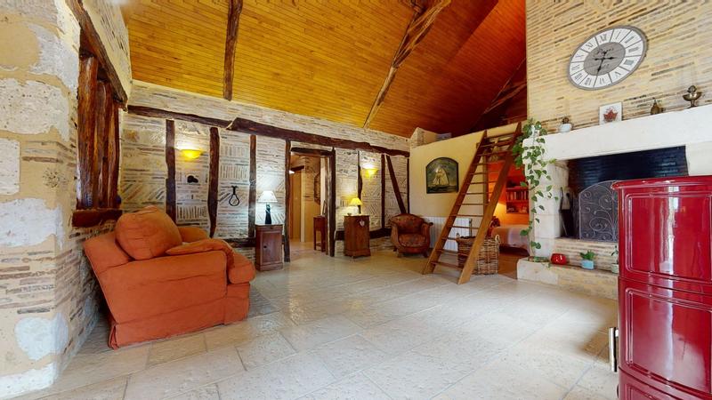 Maison traditionnelle - 210 m² - 6 pièces